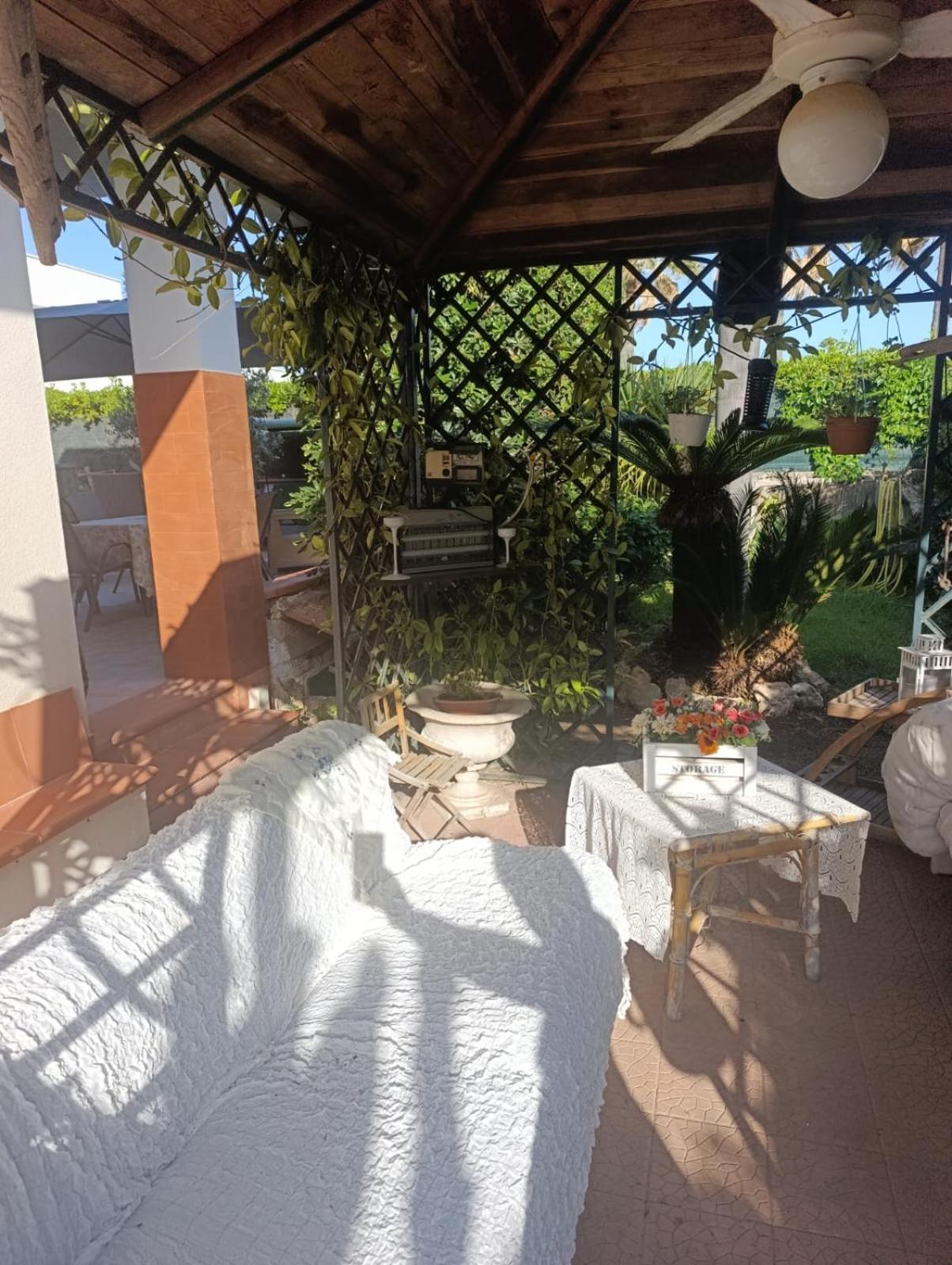 Villa Aurora Онина Екстериор снимка